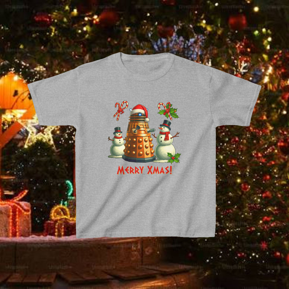 Doctor Who Dalek Christmas Kids T-shirt — Posing with Snowmen