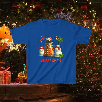 Doctor Who Dalek Christmas Kids T-shirt — Posing with Snowmen