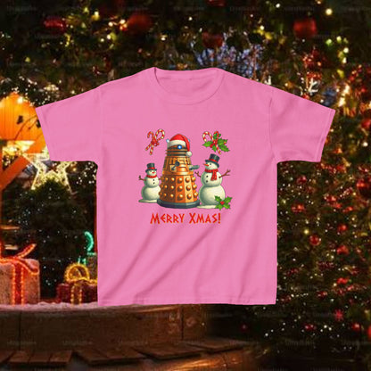 Doctor Who Dalek Christmas Kids T-shirt — Posing with Snowmen