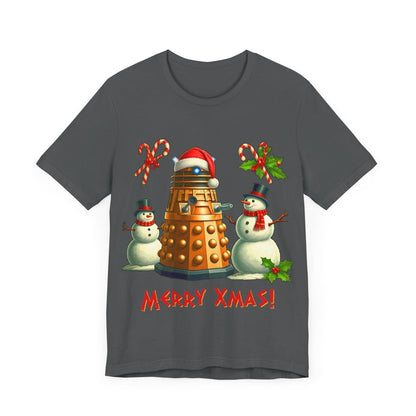 Dalek posing with Snowmen - Heavy Cotton T-shirt - soapbox169 - A Little Gift Shop